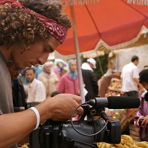 “En Marruecos hemos conseguido avances sobre el papel, pero no avances reales” (Entrevista con Nadir Bouhmouch miembro del M20F y director del documental “My Makhzen and me”)