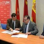 Firma del Convenio de Voluntariado entre la Universidad de Murcia y el Banco de Alimentos del Segura . Aula Dudáctica CSU