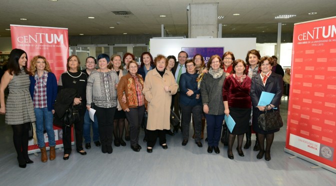 Las mujeres protagonizan las exposiciones de la Universidad de Murcia