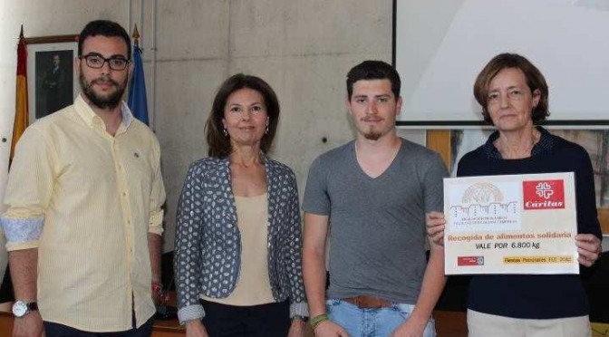 Los estudiantes de Económicas de la Universidad de Murcia recaudan dinero para el niño José Antonio Martínez