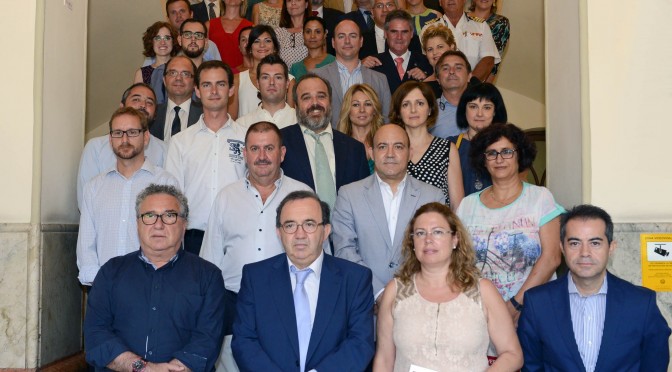 La Universidad de murcia presenta su oferta de servicios a alcaldes y concejales de municipios de la región