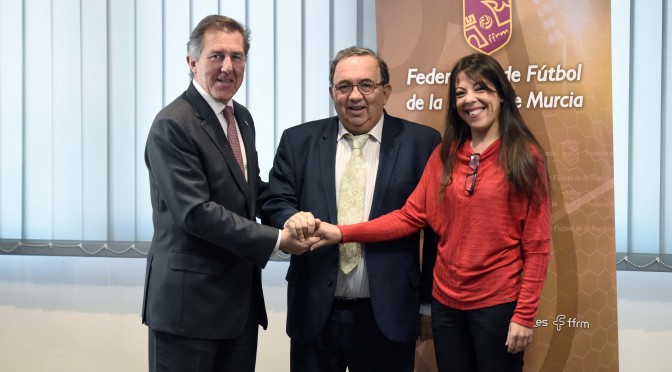 UMU y Federación de Fútbol colaborarán en el fomento de la práctica deportiva y de la investigación