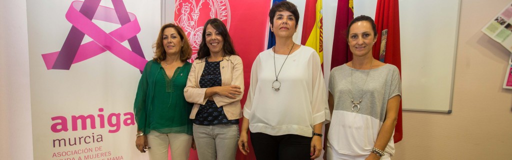 Firma de convenio con la fundación AMIGA. Foto: um.es