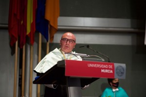 El catedrático Arturo Díaz leyó la lección inaugural
