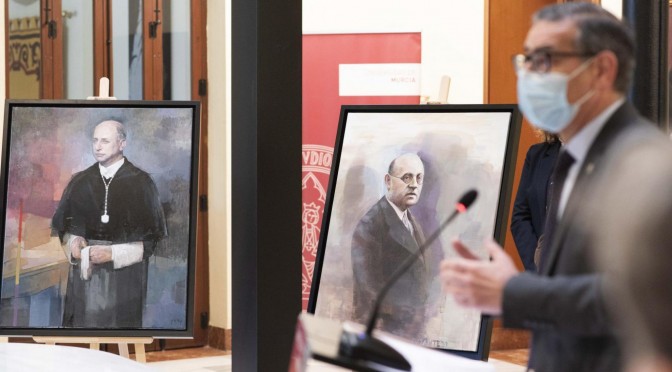 Colocación de los retratos de los dos rectores de la UMU durante la Guerra Civil