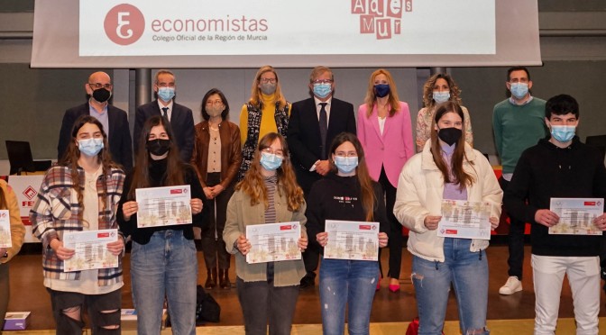 La XIII Olimpiada Científica de Economía de la Región premia el talento de los estudiantes de secundaria
