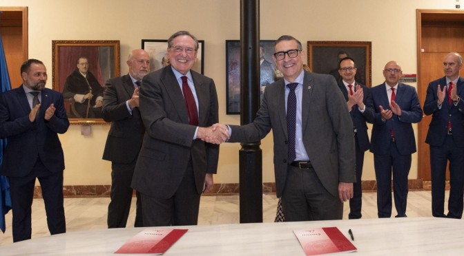 Santander Universidades aporta 550.000 euros a la UMU para favorecer el acceso a la educación, el emprendimiento y el empleo