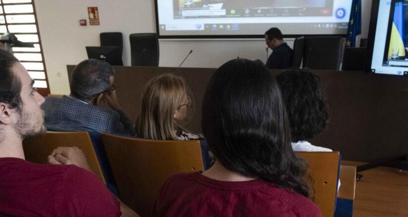 Videoconferencia del presidente Zelenski con estudiantes de la Universidad de Murcia y el resto de Euniwell (2)