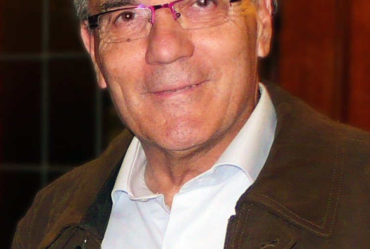 Alfonso Carmona González (1943-2023).