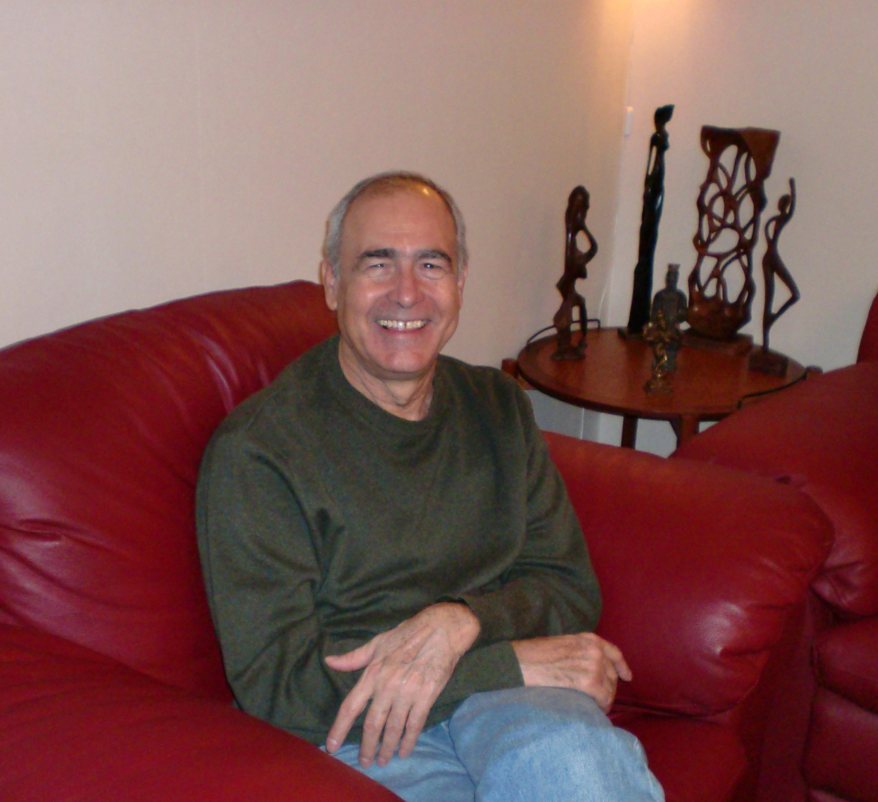 El escritor Antnio Álvarez Gil, reciente ganador del premio Vargas Llosa, en su residencia de Suecia.