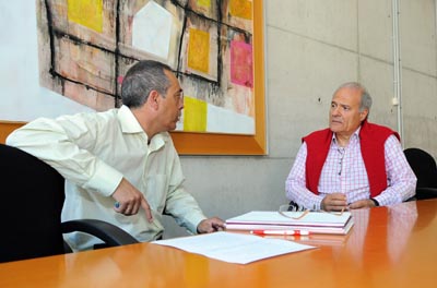 Sánchez-Vizcaíno con el autor de la entrevista.