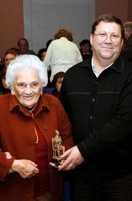 Mercedes Hernández y Joaquín Sánchez, ganadores del premio solidario anónimo 2009.
